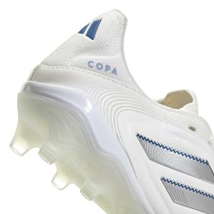 product/a/d/adidas_id9040_8_footwear_photography_detail_view_2_white-nw091625.jpg