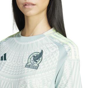 product/a/d/adidas_ip6388_8_apparel_on_model_detail_view_1_white.jpg