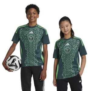product/a/d/adidas_it2736_10_apparel_on_model_standard_unisex_pair_shot_white-nw100424.jpg