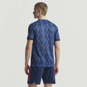 product/a/d/adidas_ji9510_10_apparel_photography_heromrktng_view_3.jpg