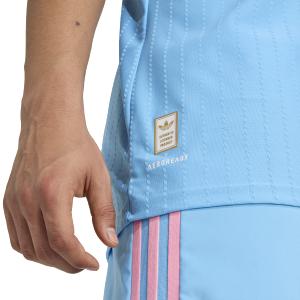 product/a/d/adidas_jn8479_8_apparel_on_model_detail_view_2_white.jpg