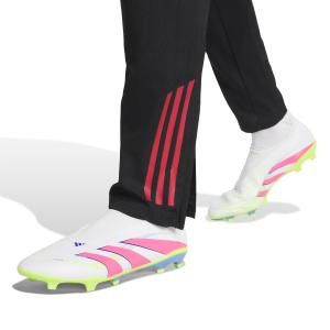 product/a/d/adidas_jp1758_7_apparel_on_model_detail_view_2_white.jpg