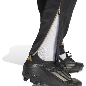 product/a/d/adidas_jp3374_7_apparel_on_model_detail_view_2_white.jpg