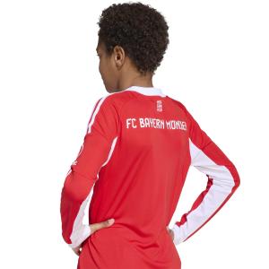 product/a/d/adidas_jp3687_6_apparel_on_model_detail_view_1_white.jpg