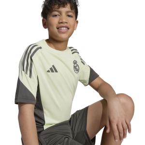 product/a/d/adidas_jp3976_5_apparel_on_model_detail_view_2_white.jpg