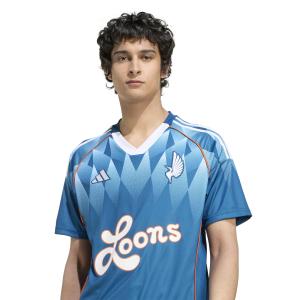 product/a/d/adidas_jx8726_6_apparel_on_model_detail_view_1_white.jpg