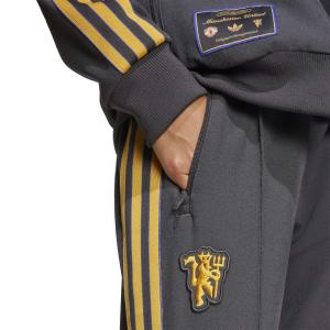 product/a/d/adidas_jy1081_5_apparel_on_model_detail_view_1_white.jpg