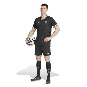 product/a/d/adidas_kc3459_5_apparel_on_model_standard_outfit_view_white.jpg