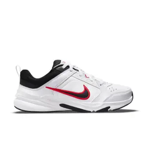 dj1196-101-chaussures-de-cross-training-nike-defy-all-day-blanc-noir-rouge-universite