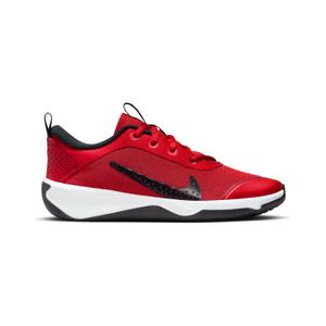 dm9027-601-chaussures-indoor-enfant-nike-omni-multi-court-university-red-black-white