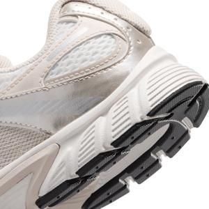 product/n/i/nike_hq6411-102-phsyd002.jpg